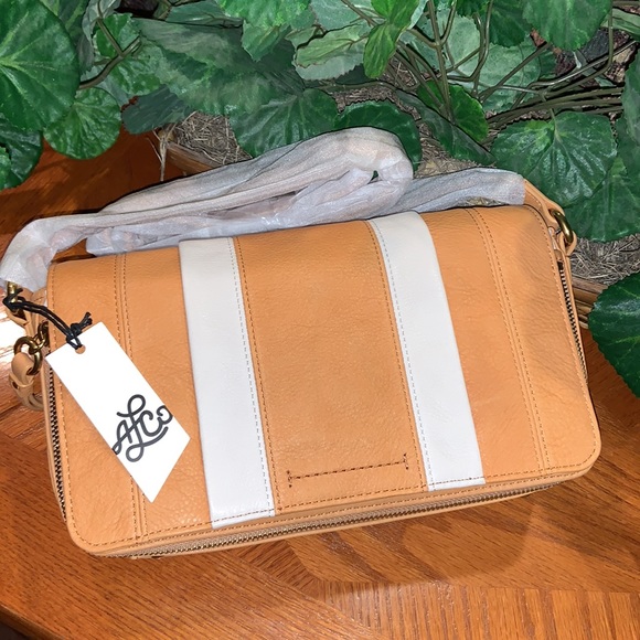 🔥NWT!🔥Maple Flap Crossbody by American Leather Company - Picture 9 of 11